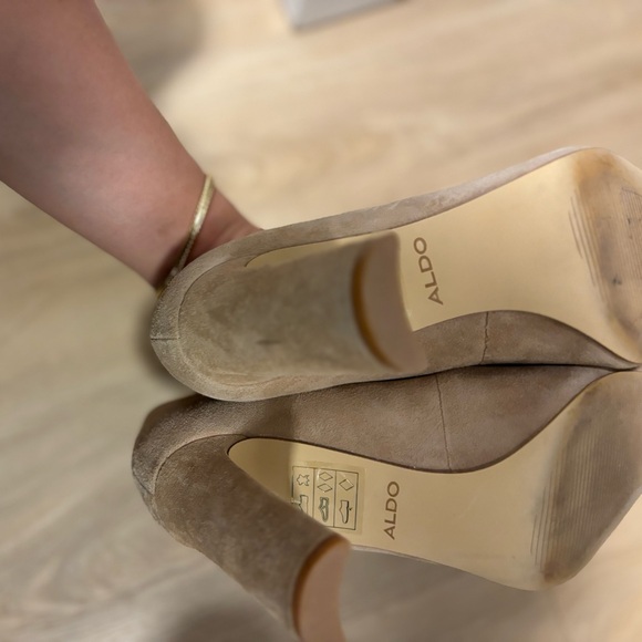 ALDO heels beige suede 7.5 - Picture 3 of 7